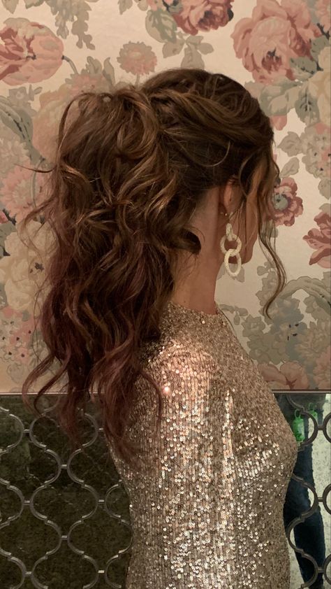 Ponytail Glam Hairstyles, Hair Up Ideas For Prom, Hair For Prom Ponytail, Hair Up Prom Styles Ponytail, New Years Eve Hair And Makeup, Hairstyles To Party, Hair Up Styles Prom, Prom Hairstyle Up, Hear For Prom