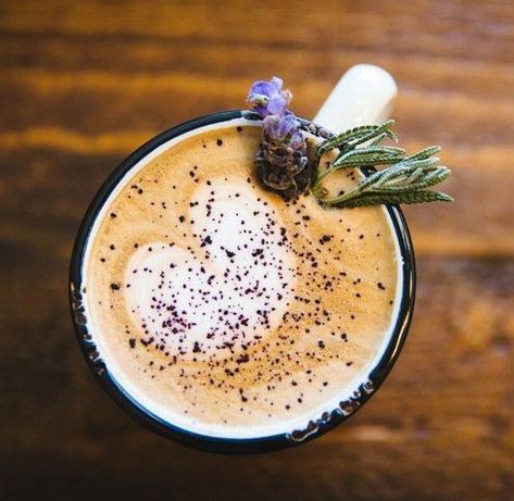 INGREDIENTS 🔸1 tbsp Culinary grade dried lavender buds 🔸 1/4 cups of water Lavender Latte Recipe, Fancy Coffee Drinks, Lavender Latte, Spanish Coffee, Spring Drink, Caramel Frappuccino, Vietnamese Iced Coffee, Lavender Syrup, Spring Coffee