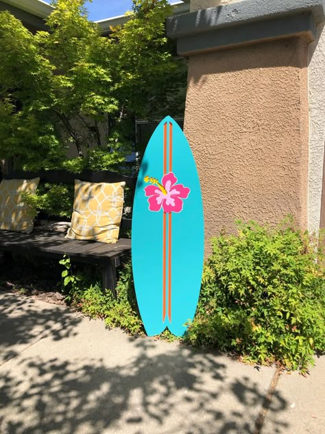 Surf Boards Designs, Pink Surf Board, Collage Apartment, Hawaii Decorations, Surfboard Painting, Malibu Surf, Poolside Decor, Surfboard Decor, Wood Yard Art