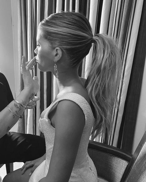 Get @sofiarichiegrainge #GRAMMYS look with @nexxushaircare #NexxusPartner Step 1: I first started with the Epic Shine Anti-Humidity Spray… | Instagram Bridesmaid Ponytail, Bridal Ponytail, Bridesmaid Hair Inspo, Wedding Ponytail, Elegant Ponytail, Guest Hair, Bridesmaid Hair Makeup, Wedding Guest Hairstyles, Wedding Hair Inspiration