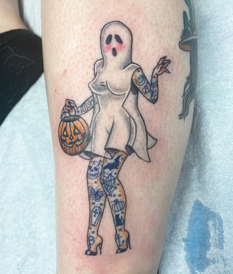 Ghost Tattoo Ideas, Pin Up Girl Tattoo, Ghost Pins, Dinosaur Tattoos, Irish Tattoos, Cute Tats, Ghost Tattoo, Witch Tattoo, Creepy Tattoos