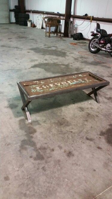 Tailgate Diy, Ffa Projects, Welding 101, Truck Tailgate Bench, Rustic Industrial Furniture, Tailgate Bench, Tailgate Table, Cycle Store, Coffee Table Plans