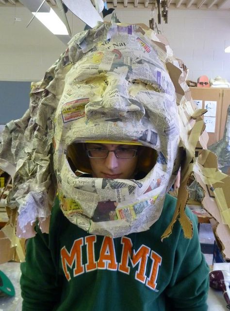 The Big Head Project | WVartist's Weblog 3d Sculpture Ideas, Mascara Papel Mache, 3d Art Projects, Paper Mache Projects, Paper Mache Mask, High School Art Projects, Sculpture Lessons, 8th Grade Art, Middle School Art Projects