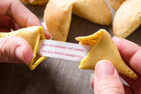 Hand opening fortune cookie with message | Premium Photo #Freepik #photo #food #paper #chinese #note Chinese Fortune Cookie, Fortune Cookie Messages, Chinese Cookies, Food Paper, Mickey Mouse Invitations, Fortune Cookies, Photo Food, Yoga Photos, Creative Games