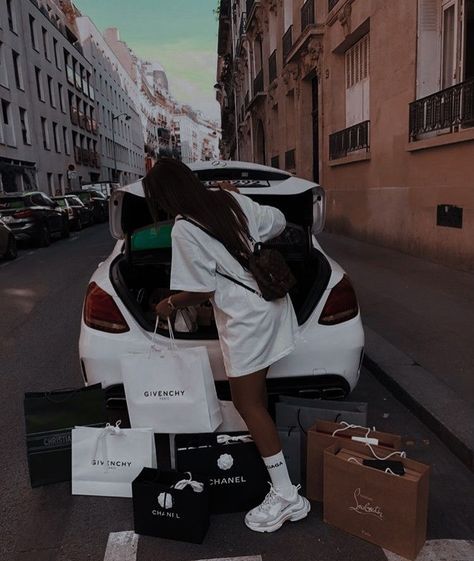 Mexican Mafia, Classic Academia, Rich Girl Aesthetic, Rich Girl Lifestyle, Rich Lifestyle, Luxury Lifestyle Dreams, Cute Photography, Future Lifestyle, Rich Life