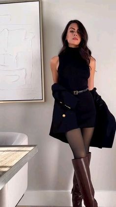 Dress With Stockings Outfit, Outfit Elegante, Outfit Botas, Dress With Stockings, Winter Fashion Outfits Casual, Cold Outfits, Trendy Fall Outfits, Girly Fashion, Outfits Fashion