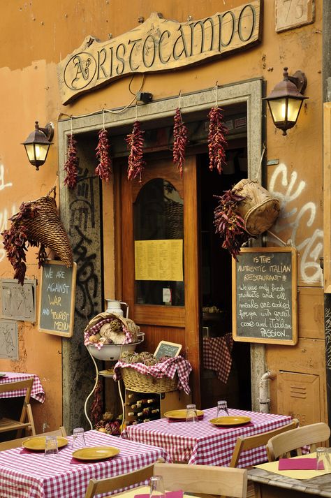 One of the famous typical #Restaurants in the centre of #Rome. This one is Aristocampo, a tavern in #Trastevere Italian Cafe, Italy Tours, Shop Fronts, Italian Restaurant, Cafe Restaurant, Rome Italy, A Restaurant, 인테리어 디자인, Italy Travel