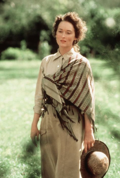 Out of Africa, 1985                                                       … Meryl Steep, Out Of Africa Style, Karen Blixen, Iron Lady, Safari Chic, In And Out Movie, Africa Safari, Robert Redford, Out Of Africa