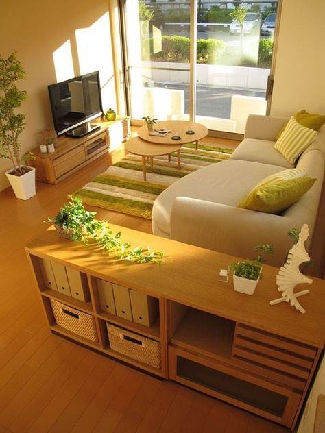 Apartemen Studio, Japanese Living Room, Japanese Home Decor, Apartment Decor Inspiration, Livingroom Layout, Decoration Inspiration, Home Room Design, Apartment Living Room, Room Layout