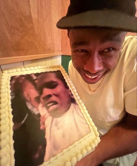 Tyler the Creator! Which is your fav picture 1/10? 💐👔 Billie And Tyler The Creator, Tyler The Creators Girlfriend, Tyler The Creator Zesty, Tyler The Creator Profile Picture, Iconic Pictures Of Celebrities, Tyler The Creator Cute, Tyler The Creator Smiling, Type The Creator, Tyler The Creator Pfp Album Covers