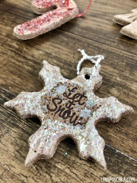 Cinnamon Salt Dough Recipe, Dyi Christmas Ornaments, Diy Cinnamon, Cranberry Bliss Bars, Salt Dough Recipe, Cinnamon Ornaments, Reindeer Gifts, Dough Ornaments, Salt Dough Ornaments