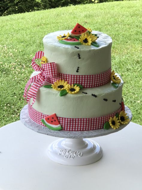 Picnic Cake Pastel, Bbq Theme Cake, Picnic Cake Ideas, Picnic Theme Birthday, Bolo Picnic, Picnic Cakes, Coraline Birthday, Summer Picnic Party, Bbq Cake