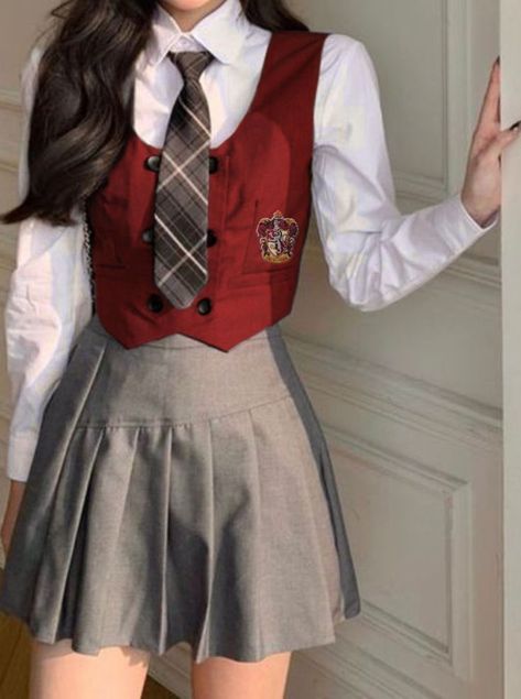 Cute Gryffindor Uniform, Cute Hogwarts Uniform, Hogwarts Inspired Outfits Gryffindor, Gryffindor Outfit Uniform, Harry Potter Outfit Ideas Gryffindor, Harry Potter Gryffindor Outfits, Gryffindor Uniform Aesthetic, Hogwarts Uniform Aesthetic, Gryffindor Outfit Ideas