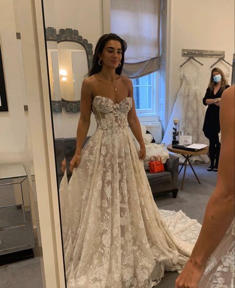 Stef Williams, Pretty Wedding Dresses, Cute Wedding Dress, Dream Wedding Ideas Dresses, A Wedding Dress, Fall Wedding Dresses, Wedding Mood, Italian Wedding, Dreamy Wedding