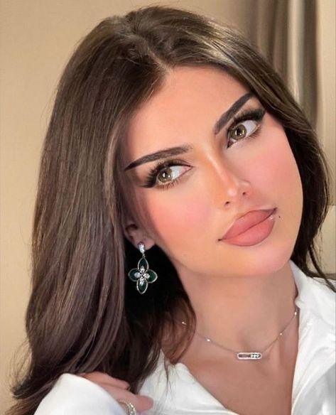 #makeuplook #makeupslaves #makeuptutorials #makeupporn #makeupjunkie #makeuplooks Makeup Arab, Maquillage On Fleek, Arabic Makeup, Classy Makeup, Glam Makeup Look, Fancy Makeup, Glamour Makeup, Makeup Makeover, Makeup Pictures