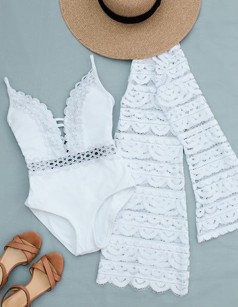 Summer Bathing Suits, Beach Bathing Suits, Swimsuits Outfits, Summer Beach Outfit, White Beach, Cute Bathing Suits, White Swimsuit, Cute Swimsuits, Swimwear Fashion