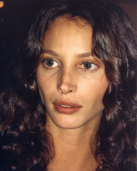 Christy Turlington 90s, Mexican Actress, Ellen Von Unwerth, 90s Supermodels, 90s Models, Vogue Beauty, Model Inspo, Model Face, Christy Turlington