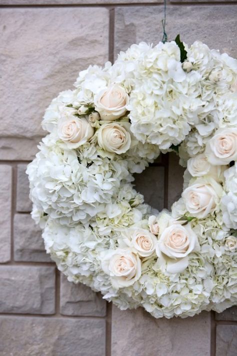 flower wreath Wedding Wreath, Marriage Wreaths, Wreath With White Flowers, Wedding Wreath White, White Company Wreath, Wedding Wreath Hydrangea, Used Wedding Dresses, Wedding Wreaths, White Hydrangea