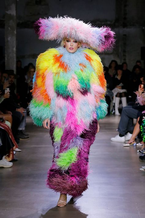 Nandini Gupta, Couture 2023, Silvia Braz, Isabeli Fontana, Australia Fashion, Moda Paris, Feather Hat, Candy Floss, Fashion Friday