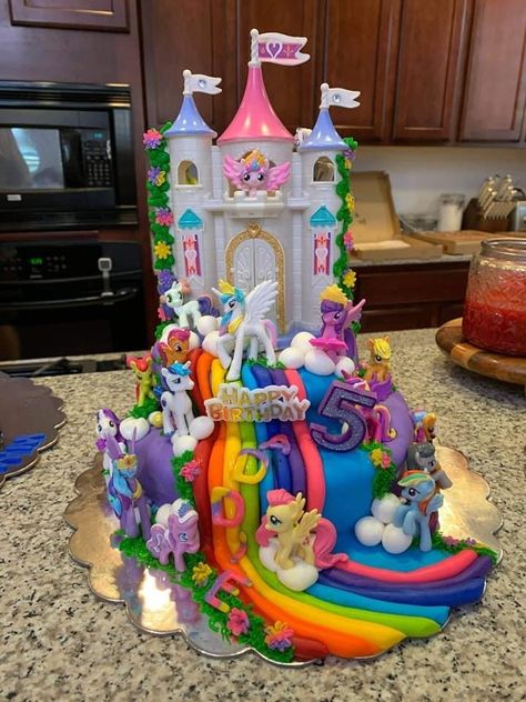 Mlp Birthday Cake, Rainbow Castle Cake, My Little Pony Cake Ideas, Princess Celestia Cake, Pony Cake Birthday, True Rainbow Kingdom Birthday Cake, Mlp Cake, Cake Castle Princess, My Little Pony Birthday Cake