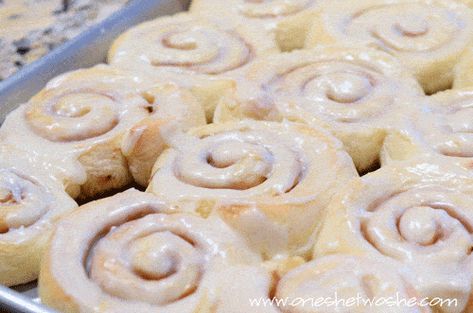 Giant Cinnamon Rolls, Morning Recipes, Tasty Foods, Christmas Breakfast, Sweet Roll, General Conference, Breakfast Breads, Cinnamon Buns, Sweets Treats