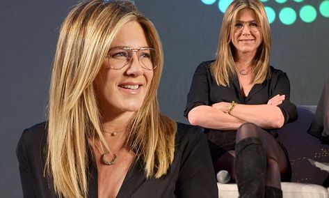 Jennifer Aniston dons aviator-framed specs for EW PopFest panel Aviator Specs Women, Aviator Glasses Outfit, Wire Frame Glasses Women, Jennifer Aniston Glasses Frames, Aviator Glasses For Women, Jennifer Aniston Glasses, Aviator Eyeglasses Women, Clear Aviator Glasses, Aviator Prescription Glasses