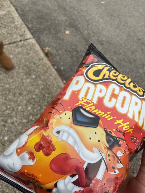 Cheetos Popcorn, Comfy Food, Hot Snacks, Hot Cheetos, Hot Chip, Minnie Mouse Pictures, Movie Snacks, Junk Food Snacks, Food Therapy