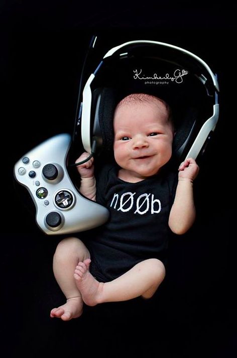 22 Gloriously Geeky Newborns Who Are Already Winning At Life  these are amazing and I love them Foto Newborn, Baby Sleep Problems, Third Baby, Foto Baby, Pregnant Mom, Newborn Pictures, Baby Photoshoot, Future Baby, Baby Fever