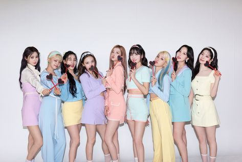 TWICE #FormulaOfLove photos on ELLE Interview || #twice #nayeon #jeongyeon #momo #sana #jihyo #mina #dahyun #chaeyoung #tzuyu Twice Likey Outfit, Pc Walpaper, Formula Of Love, Twice Group, Twice Concert, Twice Chaeyoung, Sana Momo, Girls Group, Twice Kpop