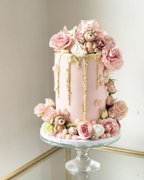 Rose Themed Birthday Cake, Rose Gold Baby Shower Cake, Happy Bday Cake, Gold Baby Shower Cake, Shower 2023, Baby Shower Roses, Baby Shower Nails, Pink Baby Shower Cake, Rose Gold Cake