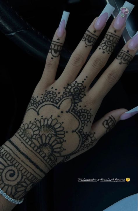 Henna Tattoo Design, Cute Henna Designs, Tattoos Henna, Cute Henna Tattoos, Henna Style Tattoos, Jagua Henna, Henna Inspired Tattoos, Cute Henna, Henna Nails