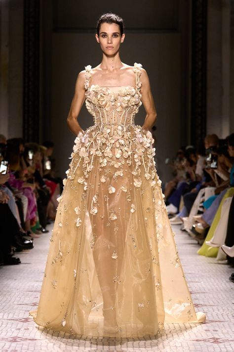 Ellie Saab Couture, 2024 Couture, Couture 2024, Haute Couture Looks, Off White Fashion, Ellie Saab, Elie Saab Fall, Elie Saab Couture, Boutique Couture