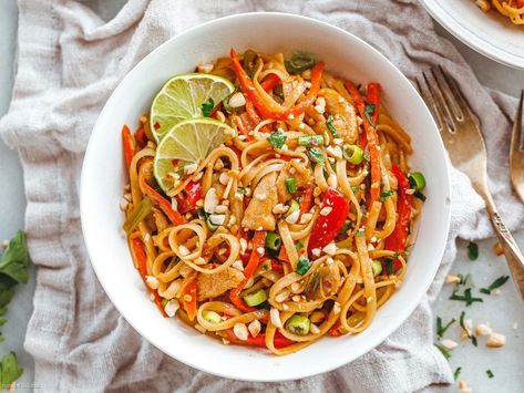 Easy Delicious Chicken Recipes, Gluten Free Pad Thai, 2024 Meals, Delicious Chicken Recipes, Chicken Pad Thai, Comfort Dinner, Butter Pudding, Pad Thai Recipe, Thai Recipe