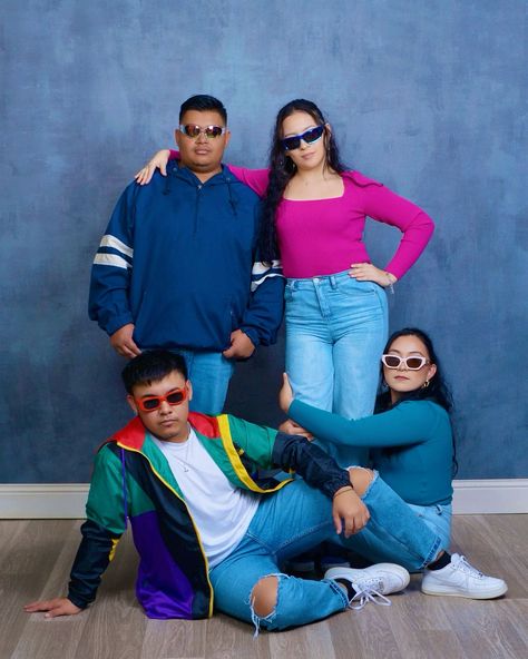 Cheesy 80s Photoshoot, Awkward Family Photos 6 People, Friend Family Photoshoot, Poses For Siblings Photoshoot, Cringe Family Portraits, Family Christmas Pictures Adults, Awkward Jcpenney Photoshoot, Siblings Photo Poses, Poses For 4 Friends Photoshoot