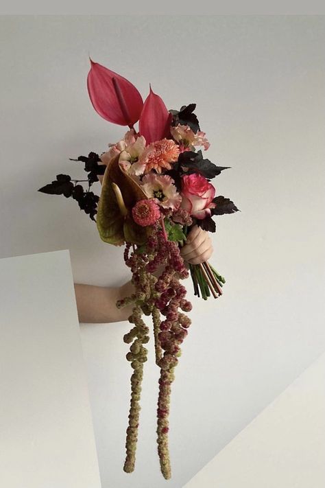 Sogetsu Ikebana, Boquette Flowers, Flower Business, Hand Bouquet, Nothing But Flowers, Flower Therapy, Bouquet Of Flowers, Bridal Flowers, Flower Bouquet Wedding