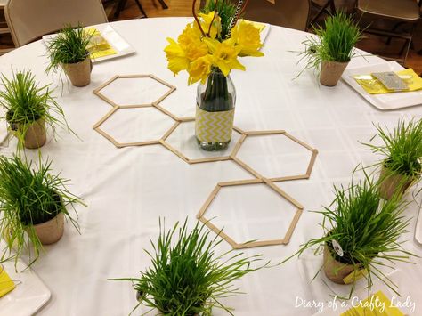 Honey Themed Centerpieces, Winnie The Pooh Honeycomb Decor, Honey Comb Popsicle Sticks, Popsicle Stick Beehive, Honeycomb Party Decorations, Popsicle Stick Honeycomb Diy, Honeycomb Popsicle Stick Diy, Honeycomb Centerpiece Diy, Popsicle Honeycomb