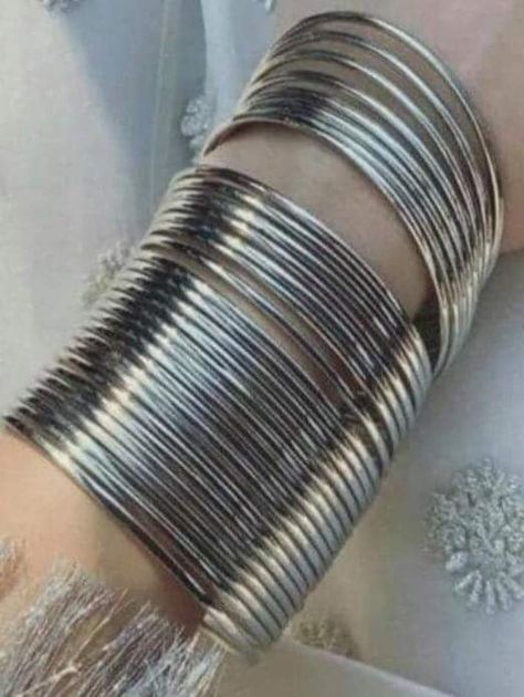 Oxidised Bangles, Unique Bangle, Boho Hippie Style, Gifts For Her Birthday, Simple Bangle, Fancy Jewellery Designs, Bangles Set, Rose Gold Bangle, The Bangles