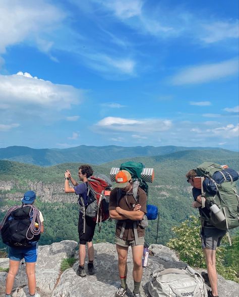 Backpacking Pictures, Climbing Aesthetic, Backpacking Aesthetic, Camp Food, Backpacking Asia, Outdoor Aesthetic, Camping Aesthetic, Nature Hiking, Backpacking Trip