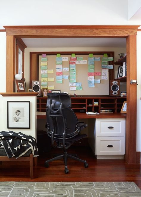 ayelet-waldman-michael-chabon-office-outbuilding-3-gardenista Dark Academia Desk Setup, Writing Space Inspiration, Writers Office, Writers Studio, Landscaping 101, Writer's Office, Office Inspiration Workspaces, Writing Studio, Craft Studios