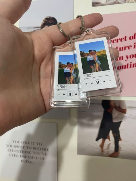 Diy Photo Keychain, Spotify Photo, Photo Keychains, Customized Phone Covers, Personalised Keyrings, Personalised Gifts Diy, Photo Keyrings, Bf Picture, Birthday Card Craft