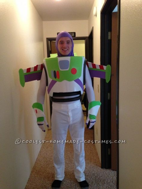 Best Buzz Lightyear Costume Ever!: The main construction of the Buzz Lightyear costume is in a garbage can turned upside down. I then marked up the garbage with the desired shape.  On Diy Buzz Lightyear Costume, Super Hero Family, Disfraz Buzz Lightyear, Buzz Costume, Buzz Lightyear Halloween Costume, Diy Costumes Men, Lightyear Costume, Buzz Lightyear Costume, Toy Story Buzz Lightyear