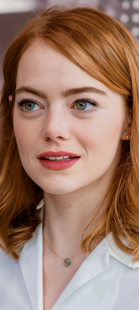 Emma Stone Redhead, Emma Stone Portrait, Emma Stone Eyes, Emma Stone Aesthetic, Emma Stone Wallpaper, Emma Stone Red Hair, Emma Stone Hair Color, Gwen Peter, Emma Stone Makeup