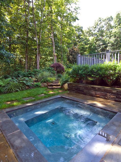 47 Irresistible hot tub spa designs for your backyard Spool Pool, Pools For Small Yards, Small Swimming Pools, Small Pool Design, Small Pools, Pool Design, Small Yard, Small Pool, Plunge Pool