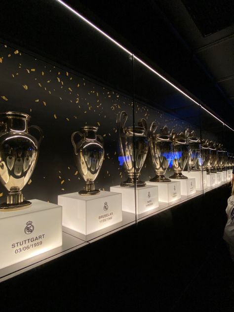 Real Madrid Museum, Real Madrid Aesthetic, Real Madrid Ucl, Football Anime, Madrid Aesthetic, Real Madrid Photos, Real Madrid Shirt, Real Madrid Club, Football Wags