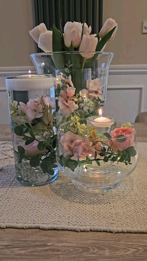 Party Table Centrepiece Ideas, Flower Vase Ikea, Flowers In Round Vase, Diy Wedding Centerpieces Elegant Spring, Simple And Cheap Wedding Centerpieces, Glass Flower Vase Ideas Diy Centerpieces, Round Flower Centerpieces, Sage Green And Blush Pink Centerpieces, Diy Centre Pieces Wedding Elegant