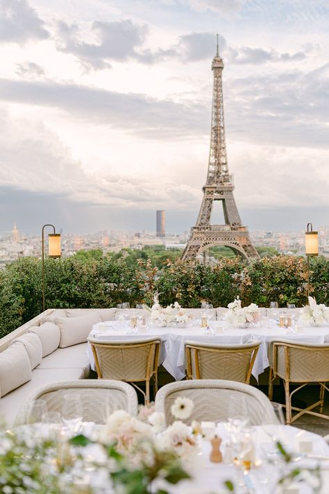 Rooftop Dinner in Paris - Jennifer Fox Weddings Paris Wedding Venue, Rooftop Dinner, France Cafe, Rooftop Wedding Venue, Paris Country, Midsummer Nights Dream Wedding, Welcome Dinner, Paris Rooftops, Roof Tops