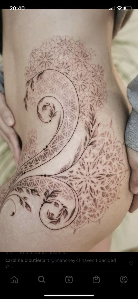 Tattoo Perna, Tattoos On Side Ribs, Mastectomy Tattoo, Private Tattoos, Muster Tattoos, Sun Tattoos, Ink Master, Ink Artwork, Elegant Tattoos