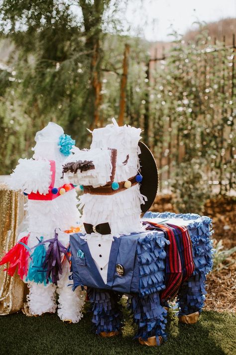 Pinata Wedding, Cake Pinata, Desert Boho Wedding, Llama Pinata, Wedding Pinata, Peruvian Style, Cute Bride, Hacienda Wedding, Spanish Hacienda