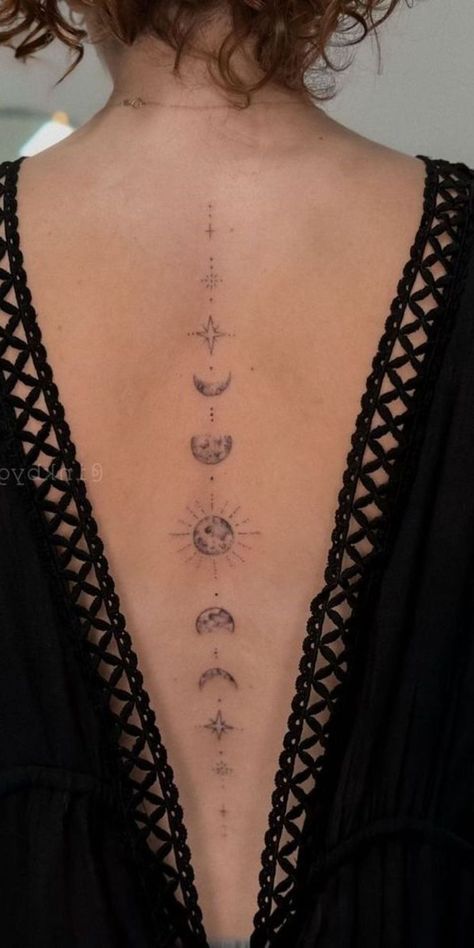 Back Tattoo Women Spine, Back Tattoos Spine, Earthy Tattoos, Tato Minimal, Tattoos Infinity, Moon Tattoos, Yakuza Tattoo, Petite Tattoos, Spine Tattoos For Women