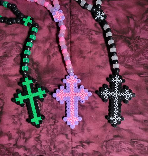 Peeler Bead Bracelet Ideas, My Hero Perler Beads, Cute Kandi Singles, Monster Energy Perler Beads, Kandi Rosary, Cross Perler Bead Patterns, Perler Beads Y2k, Junji Ito Perler Beads, Small Perler Bead Pattern